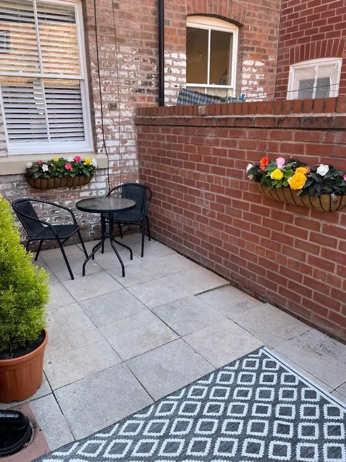 The Hideaway Villa Chester Holiday home