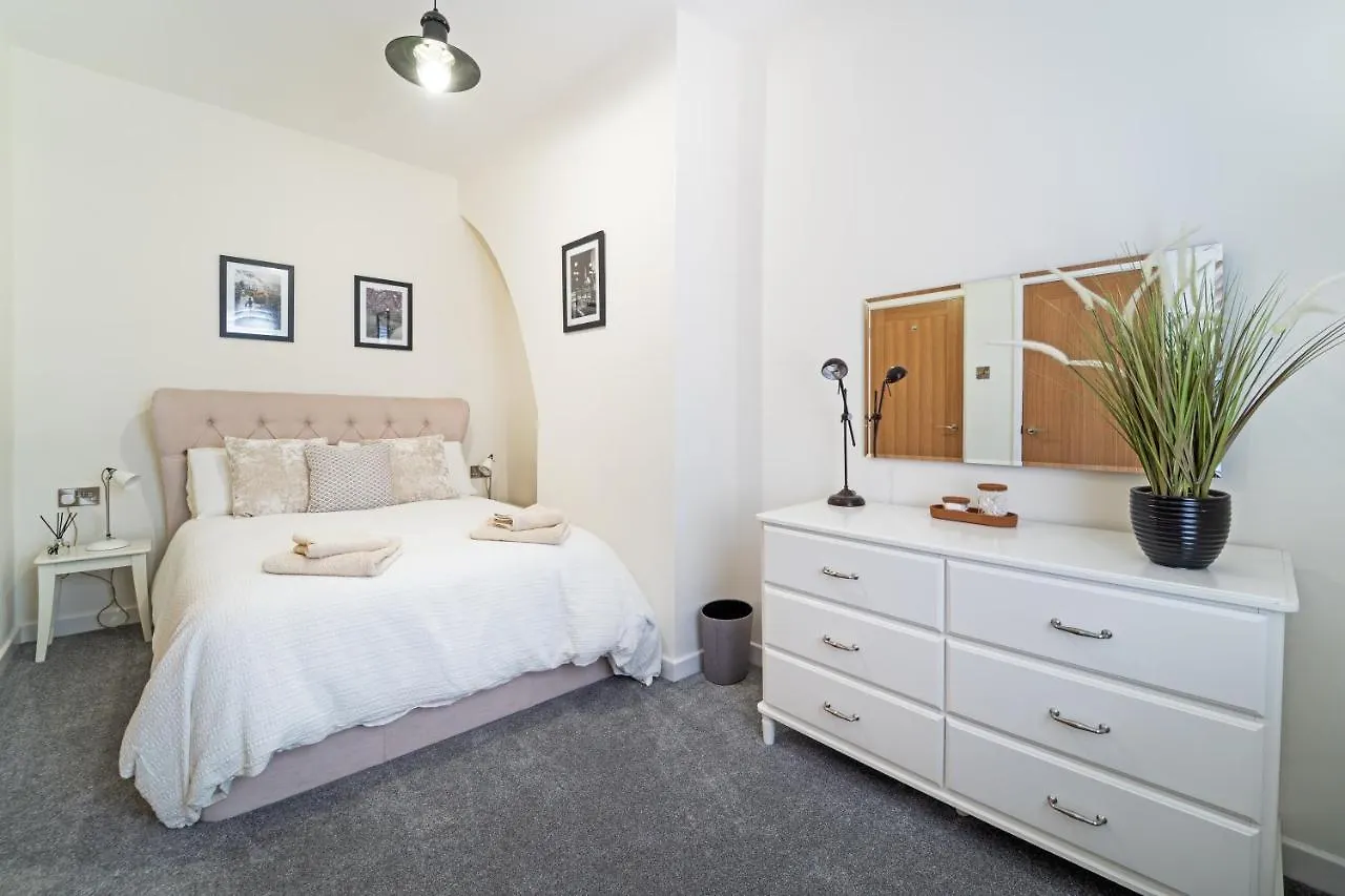The Hideaway Villa Chester United Kingdom