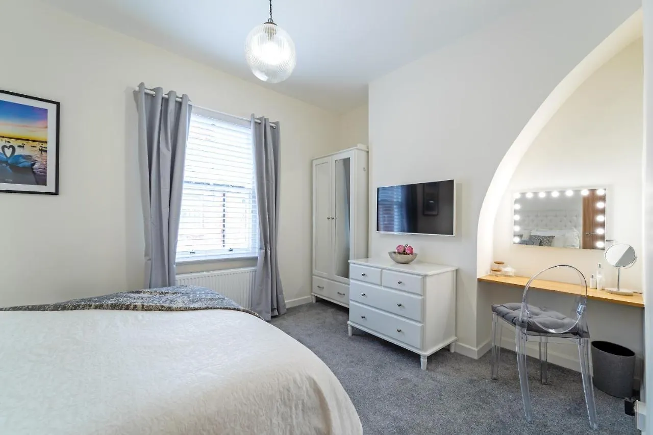 The Hideaway Villa Chester 0*,  United Kingdom